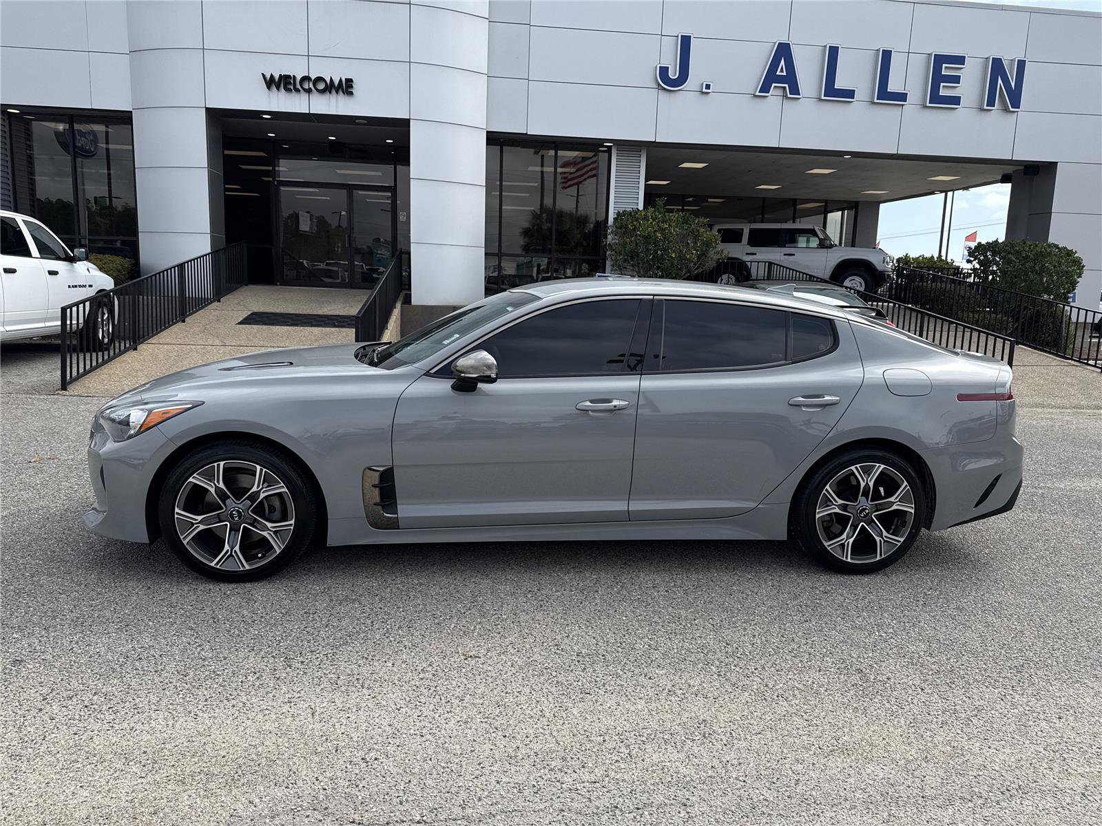 Used 2021 Kia Stinger GT-Line image 2