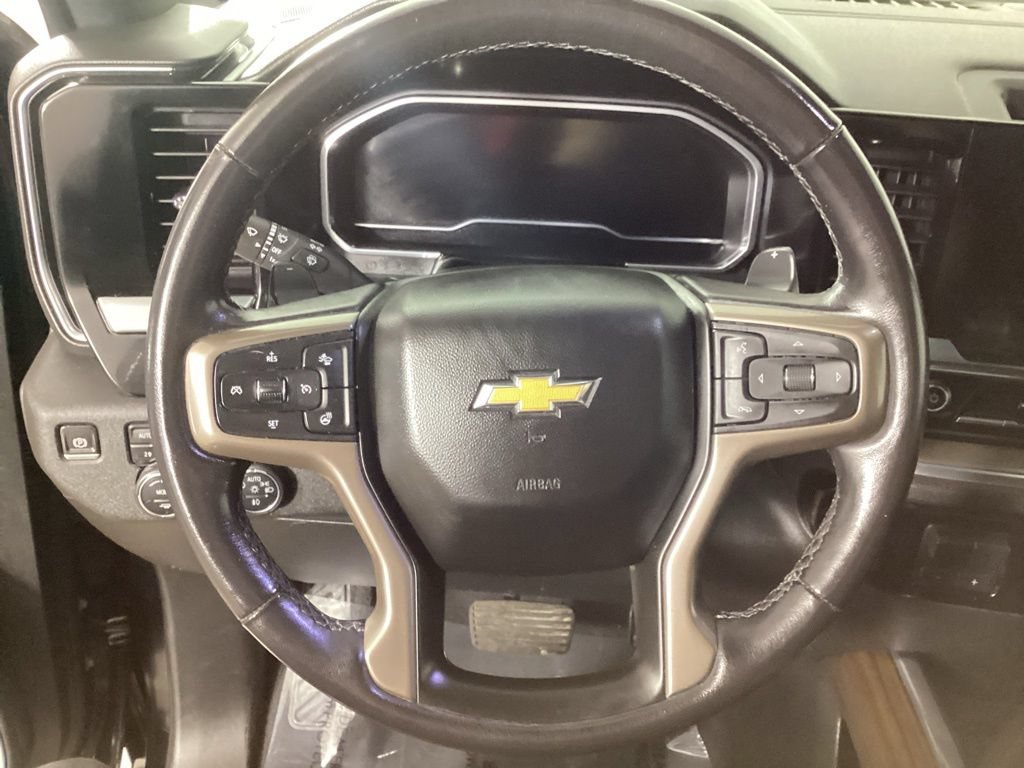 Used 2022 Chevrolet Silverado 1500 High Country w/ High Country Premium Package AWD/4WD image 17