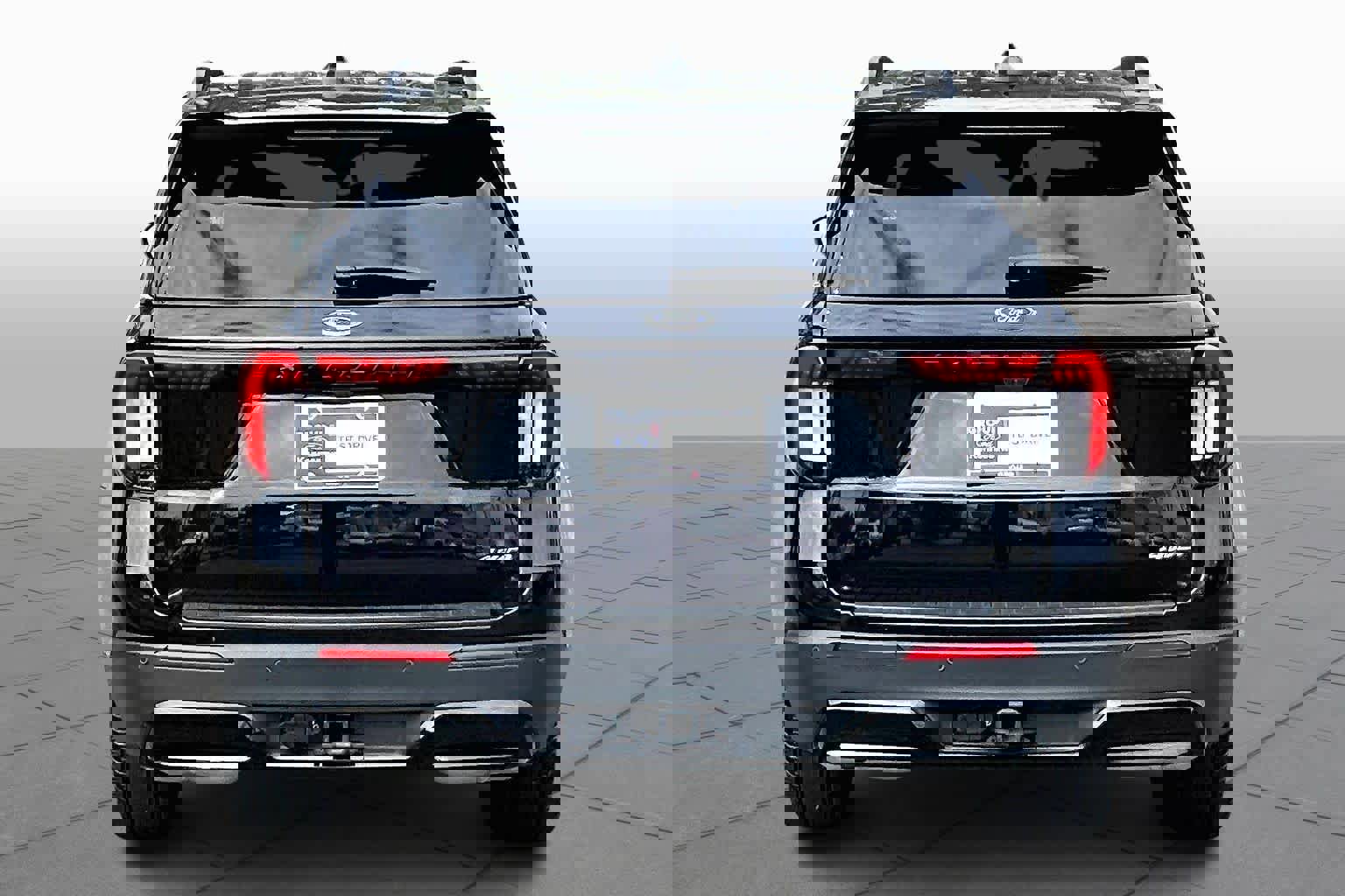 Certified 2025 Ford Explorer ST-Line w/ ST-Line Street Pack image 3