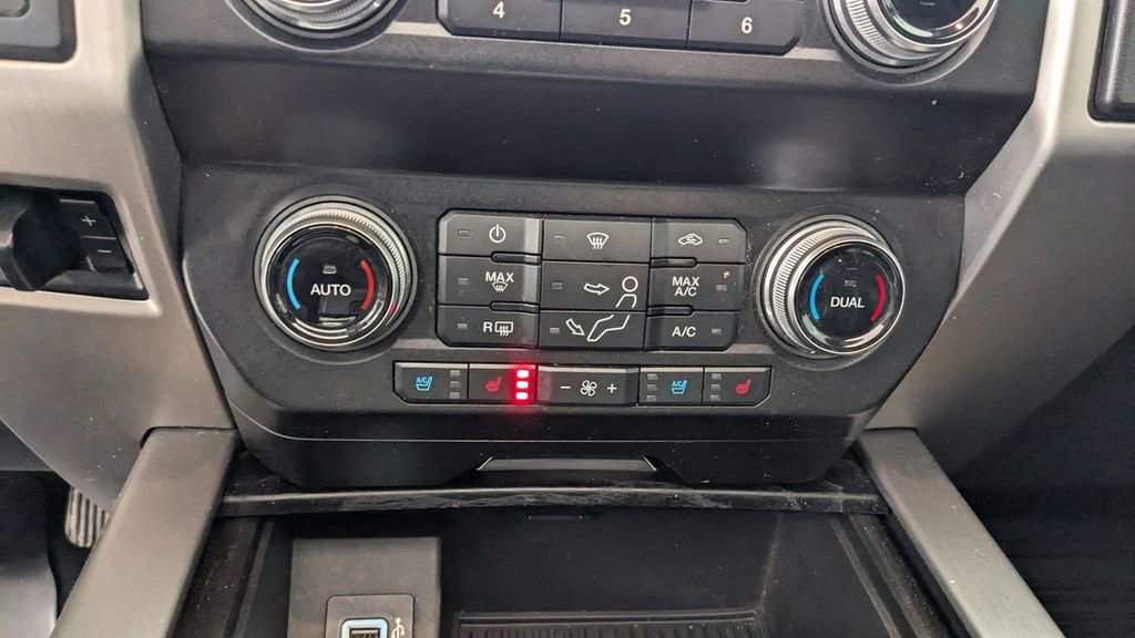 Certified 2019 Ford F450 Platinum w/ Platinum Ultimate Package image 31