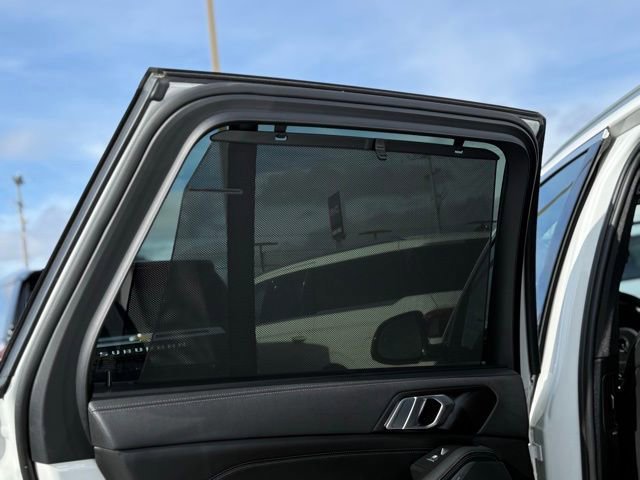 Used 2023 BMW X5 xDrive40i AWD/4WD image 34