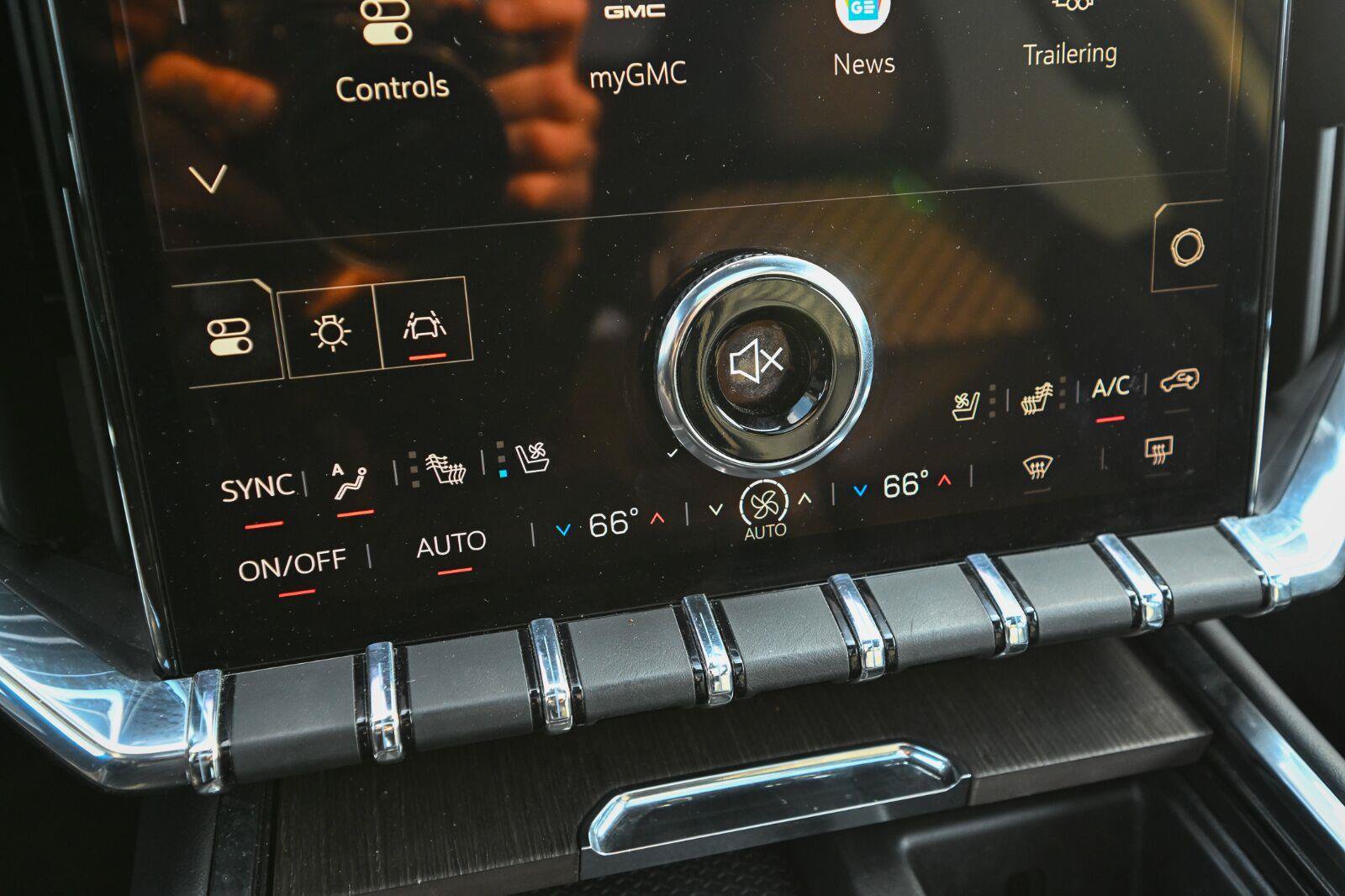 Used 2024 GMC Acadia Denali AWD/4WD image 75
