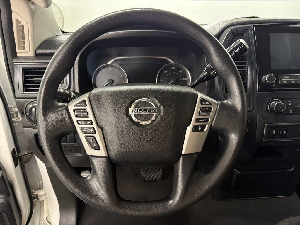 Used 2022 Nissan Titan SV image 18