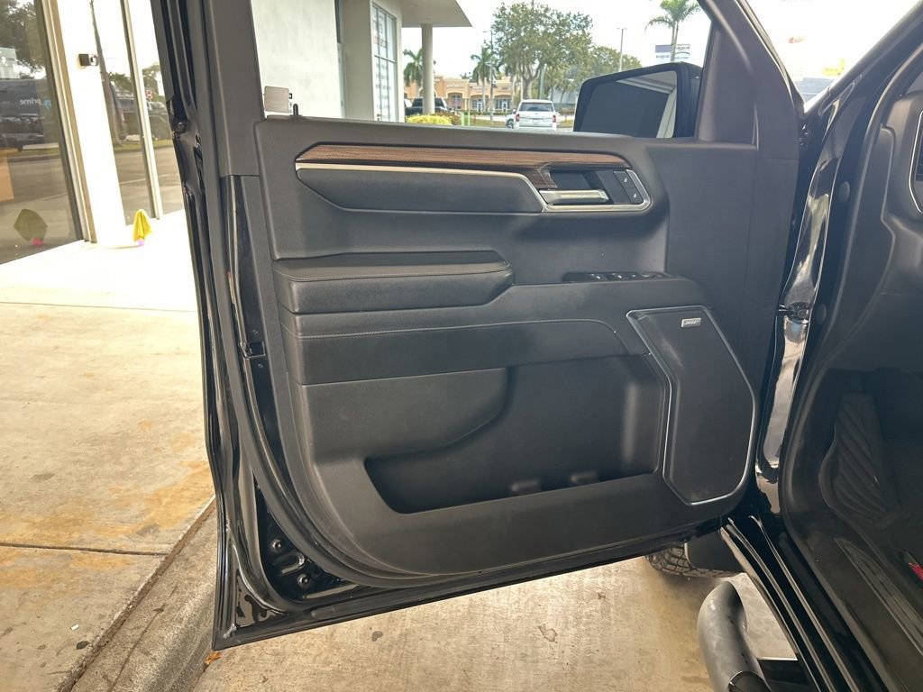 Used 2022 Chevrolet Silverado 1500 LT Trail Boss w/ LT Trail Boss Premium Package image 44