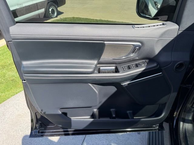 Certified 2025 Ford Expedition Platinum image 10