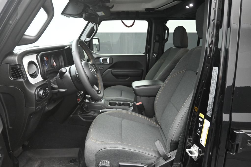 Used 2024 Jeep Wrangler Unlimited Sport AWD/4WD image 18