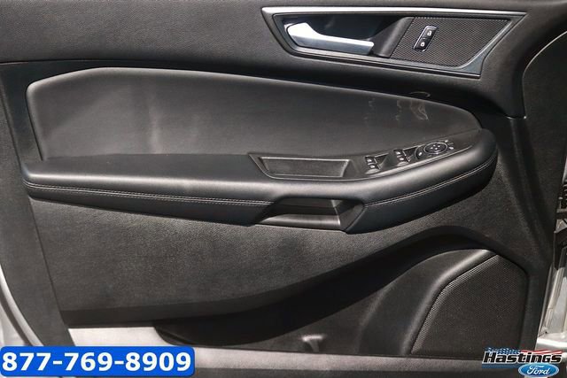 Certified 2024 Ford Edge SE w/ Black Appearance Package image 9