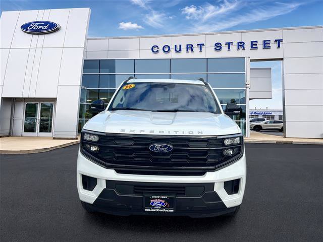 Certified 2025 Ford Expedition Active AWD/4WD image 2