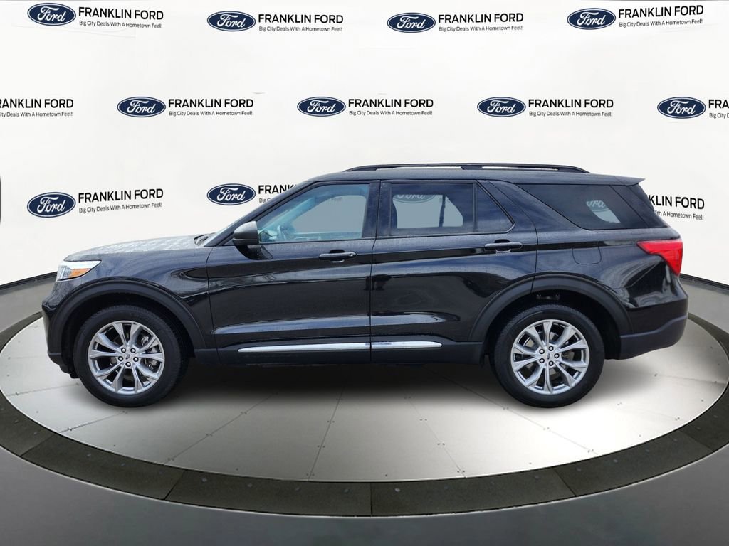 Certified 2022 Ford Explorer XLT w/ Equipment Group 202A image 2