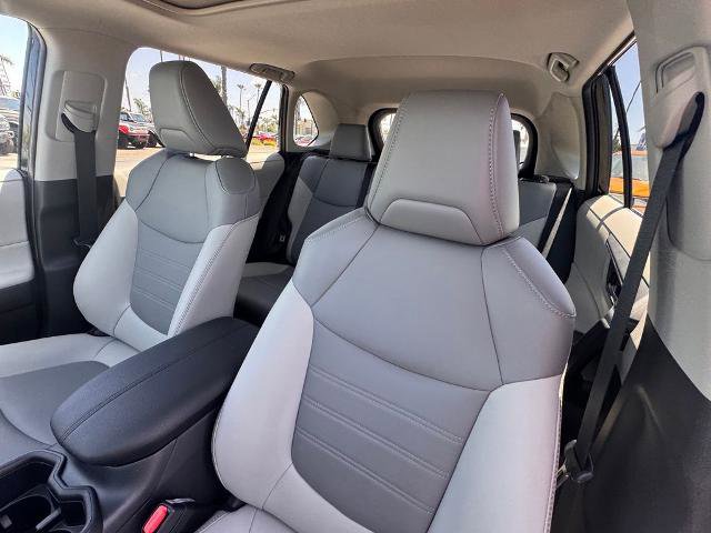 Used 2025 Toyota RAV4 XLE Premium AWD/4WD image 19