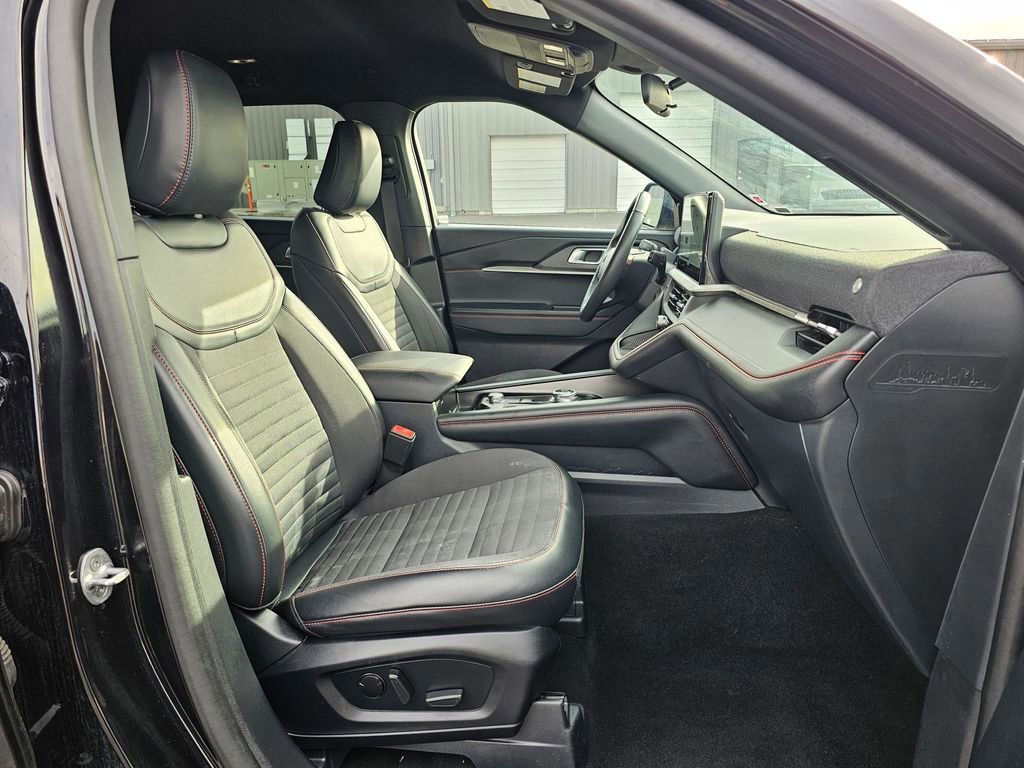 Certified 2025 Ford Explorer ST-Line image 19