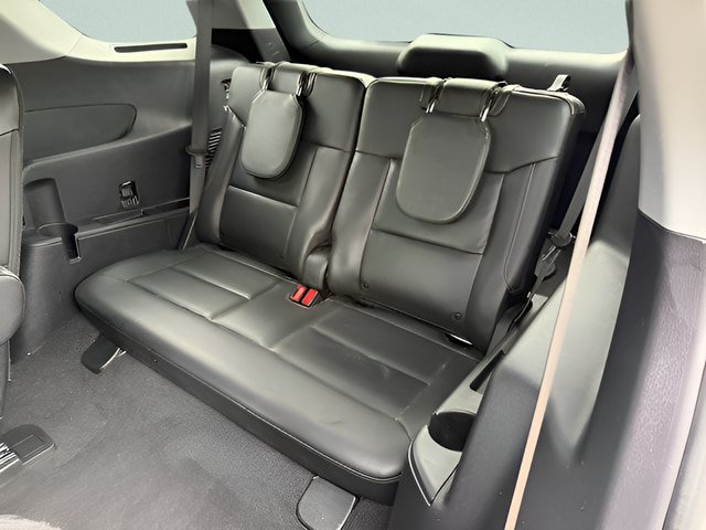 Certified 2022 Ford Explorer XLT w/ Equipment Group 202A AWD/4WD image 8