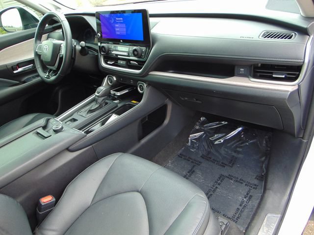 Used 2024 Toyota Grand Highlander AWD image 26