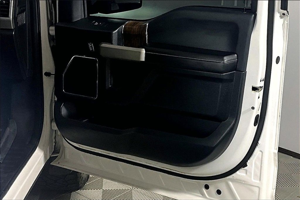 Certified 2019 Ford F150 Lariat w/ Equipment Group 502A Luxury image 20