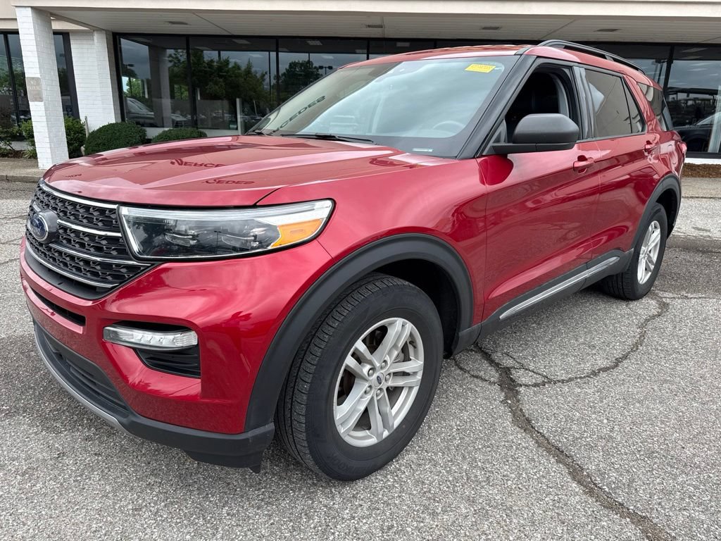 Certified 2024 Ford Explorer XLT w/ Equipment Group 202A AWD/4WD image 8