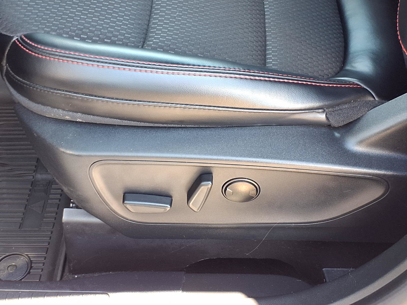 Certified 2024 Ford Escape ST-Line w/ Tech Pack #1 AWD/4WD image 4