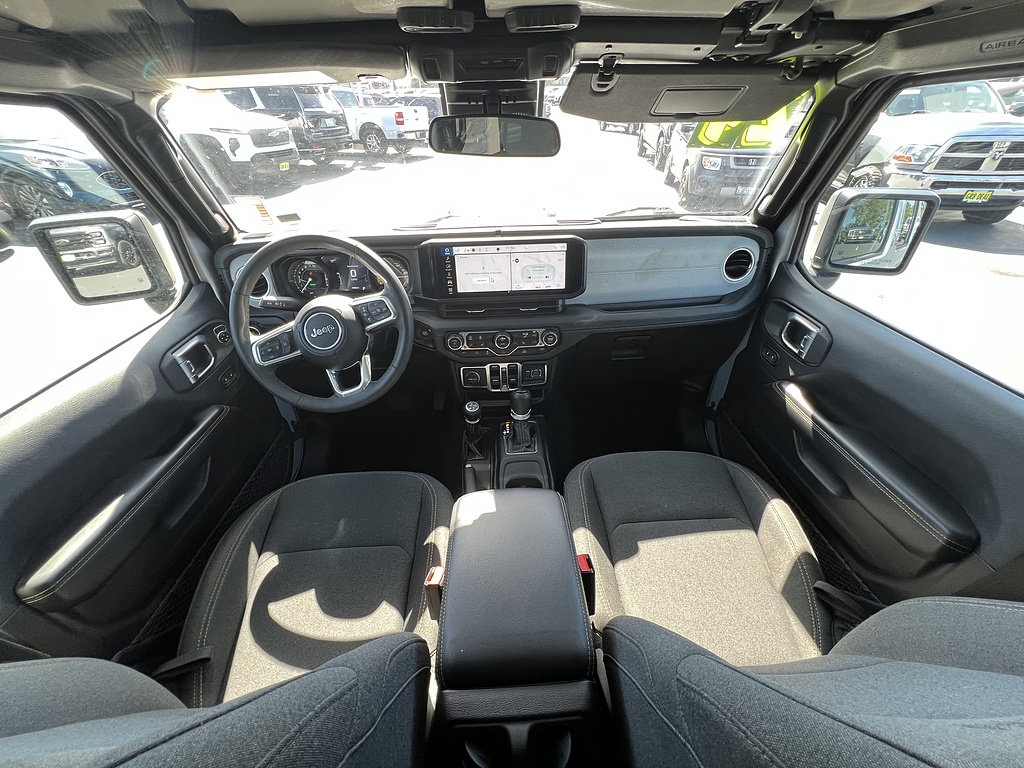 Used 2024 Jeep Wrangler Unlimited Sahara AWD/4WD image 14