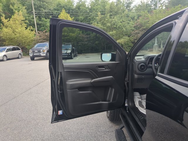 Used 2026 Chevrolet Colorado Trail Boss AWD/4WD image 13
