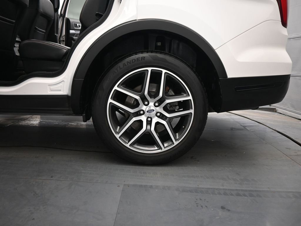 Certified 2018 Ford Explorer Sport image 48