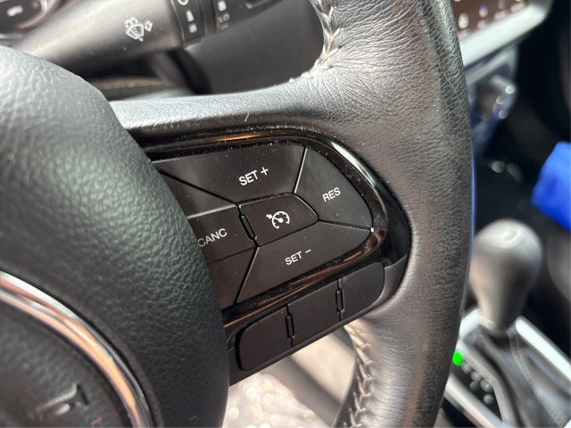 Used 2021 Jeep Renegade Latitude w/ Convenience Group AWD/4WD image 23