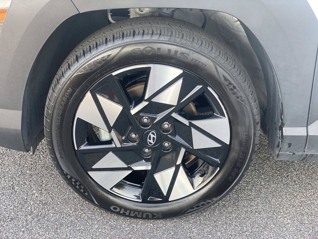 Used 2025 Hyundai Kona SEL FWD image 11