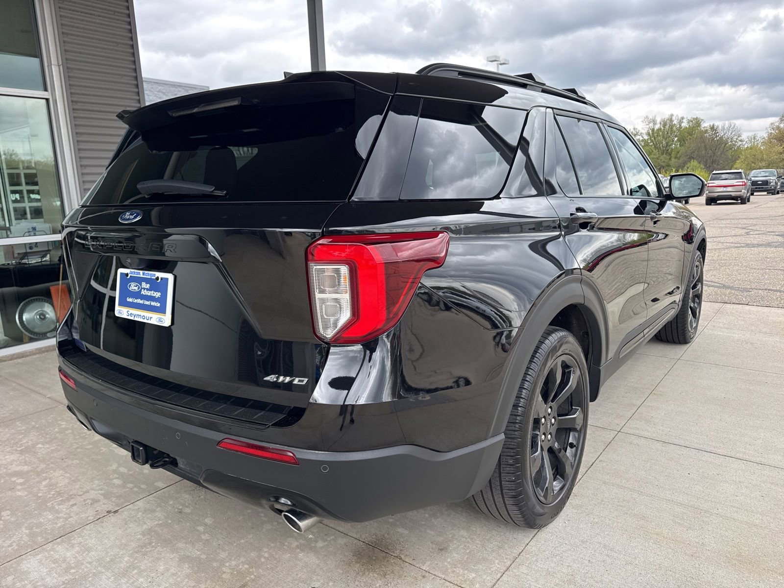 Certified 2024 Ford Explorer ST-Line w/ Class IV Trailer Tow Package AWD/4WD image 8