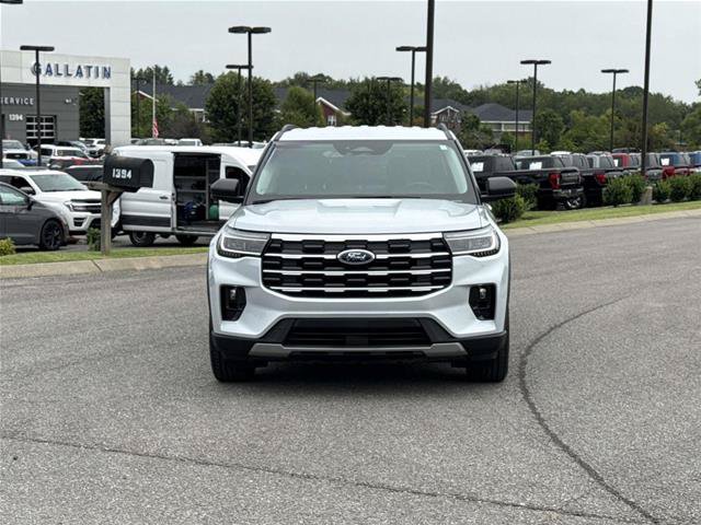 Certified 2026 Ford Explorer Active w/ Active Comfort Package RWD image 2