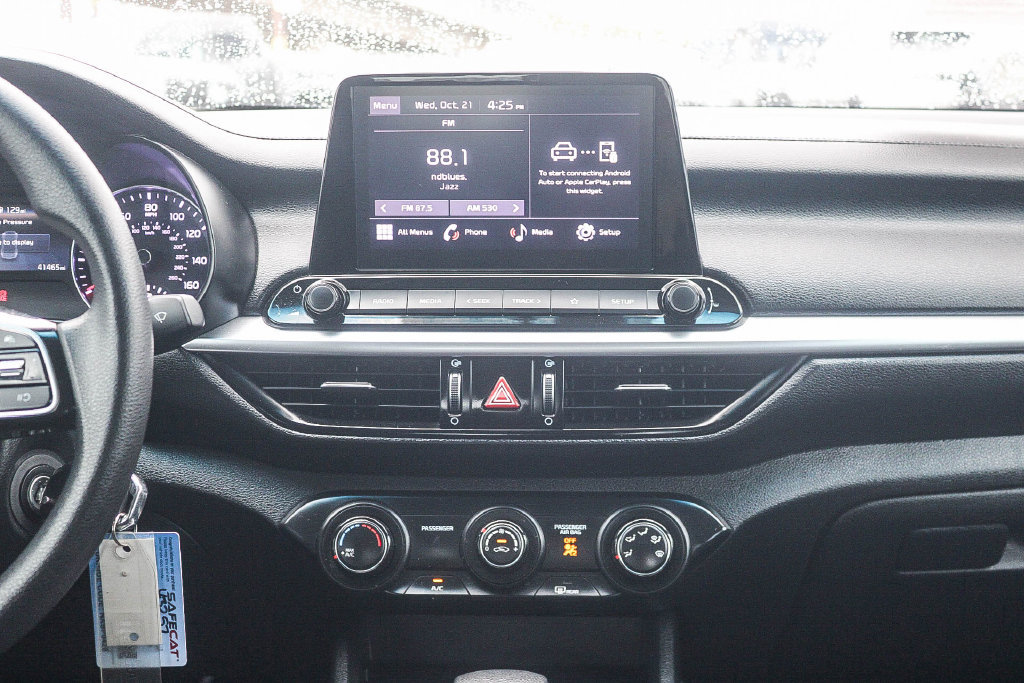 Used 2022 Kia Forte LXS FWD image 16