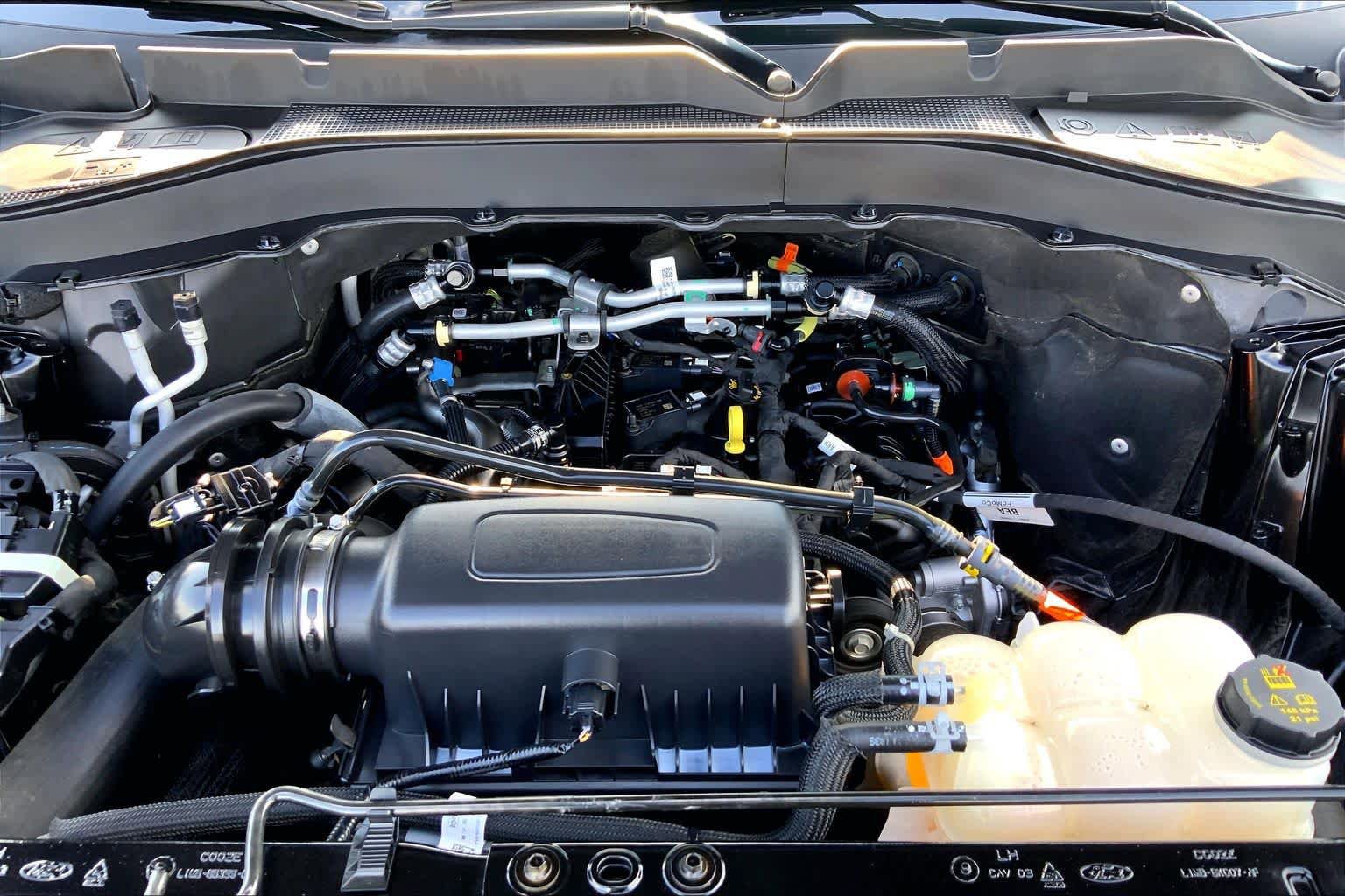 Certified 2023 Ford Explorer XLT RWD image 28