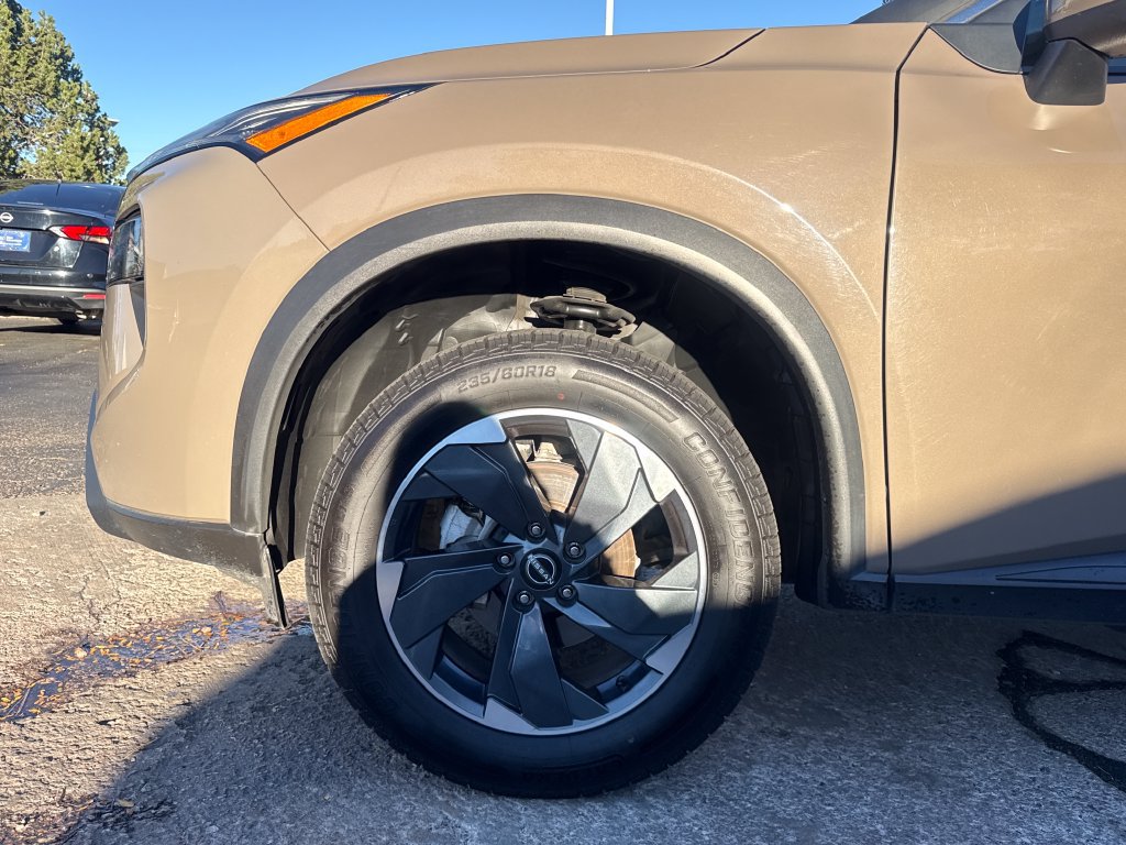 Used 2025 Nissan Rogue SV AWD/4WD image 32
