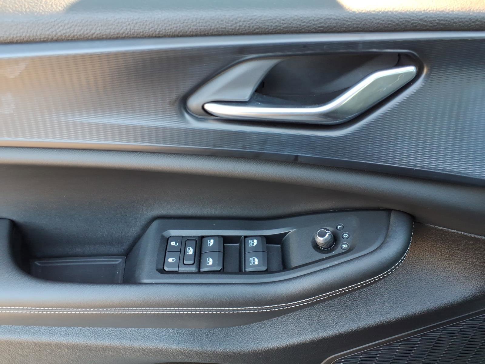 Used 2024 Jeep Grand Cherokee L Altitude image 10