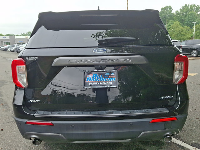 Certified 2022 Ford Explorer XLT w/ Equipment Group 202A AWD/4WD image 7