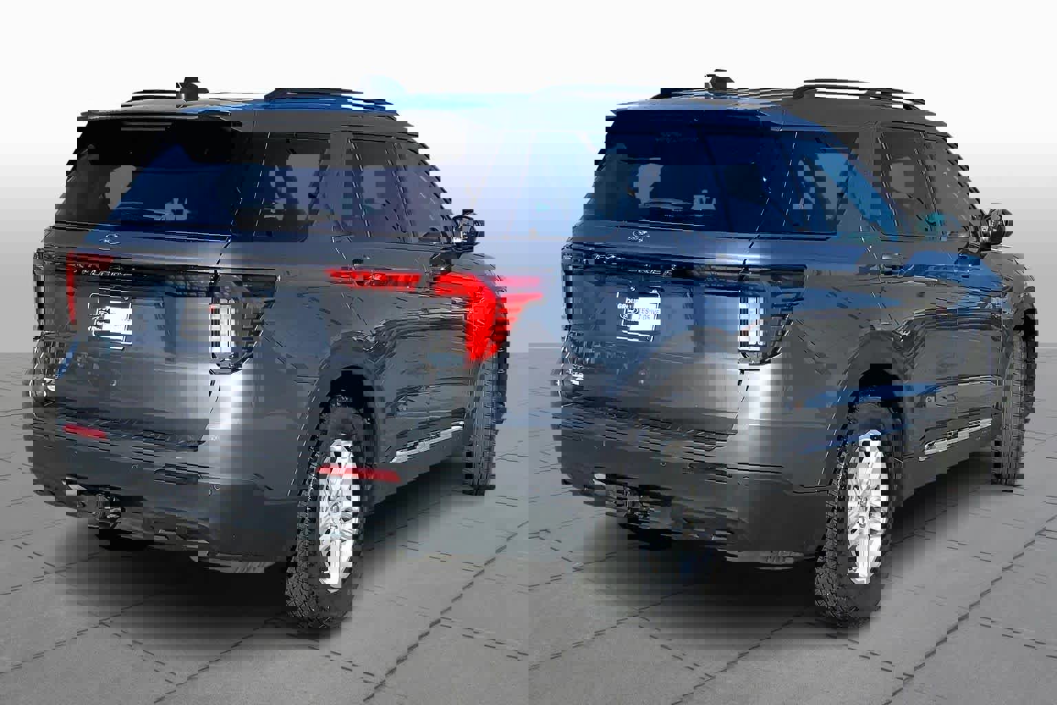 Certified 2025 Ford Explorer Active image 3