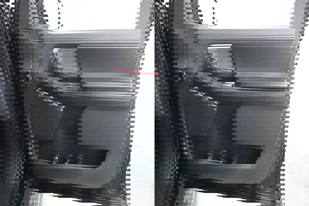 Certified 2025 Ford Expedition Platinum image 35