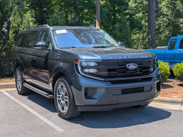 Certified 2025 Ford Expedition Active RWD image 2