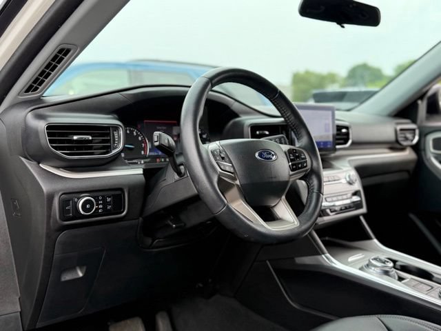 Certified 2023 Ford Explorer XLT w/ Equipment Group 202A AWD/4WD image 11
