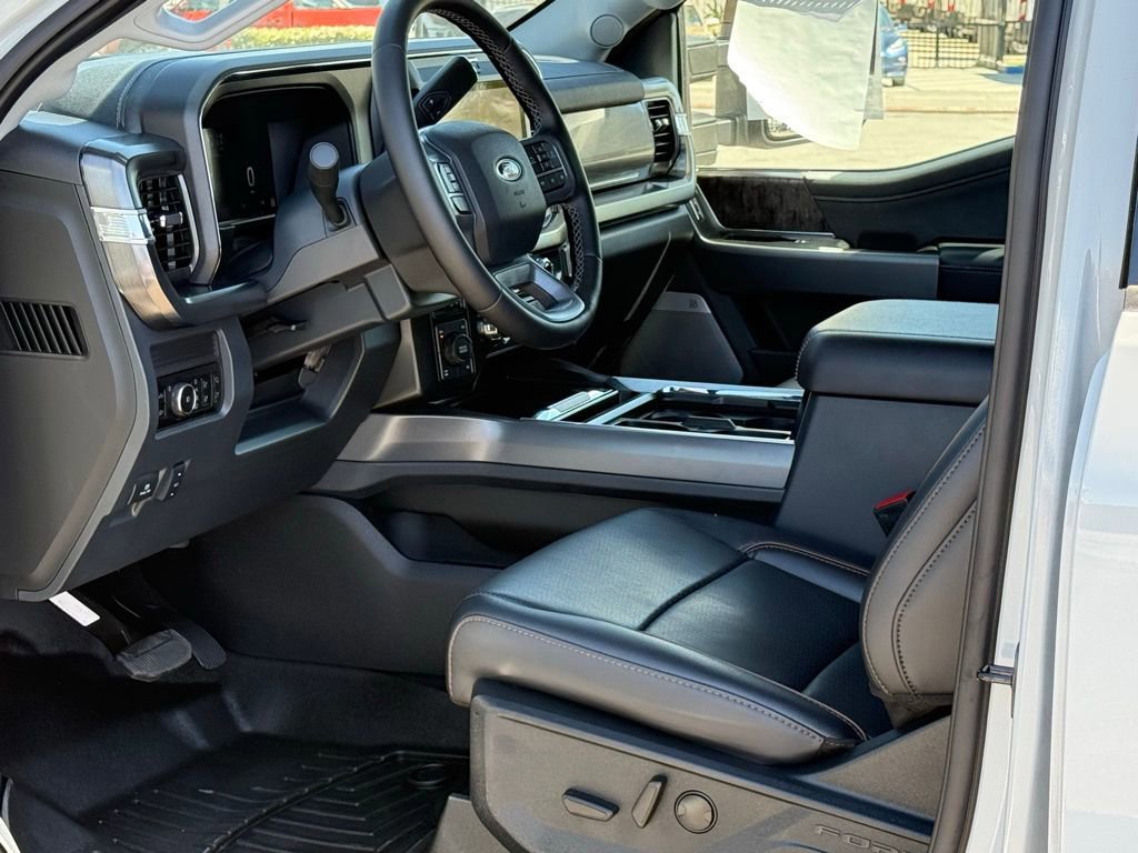 Certified 2025 Ford F350 Lariat w/ Lariat Ultimate Package image 6
