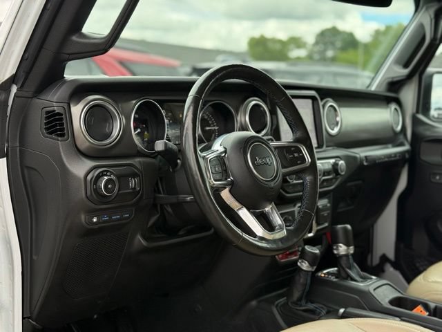 Used 2023 Jeep Wrangler Unlimited Rubicon 4xe w/ Cold Weather Group AWD/4WD image 15