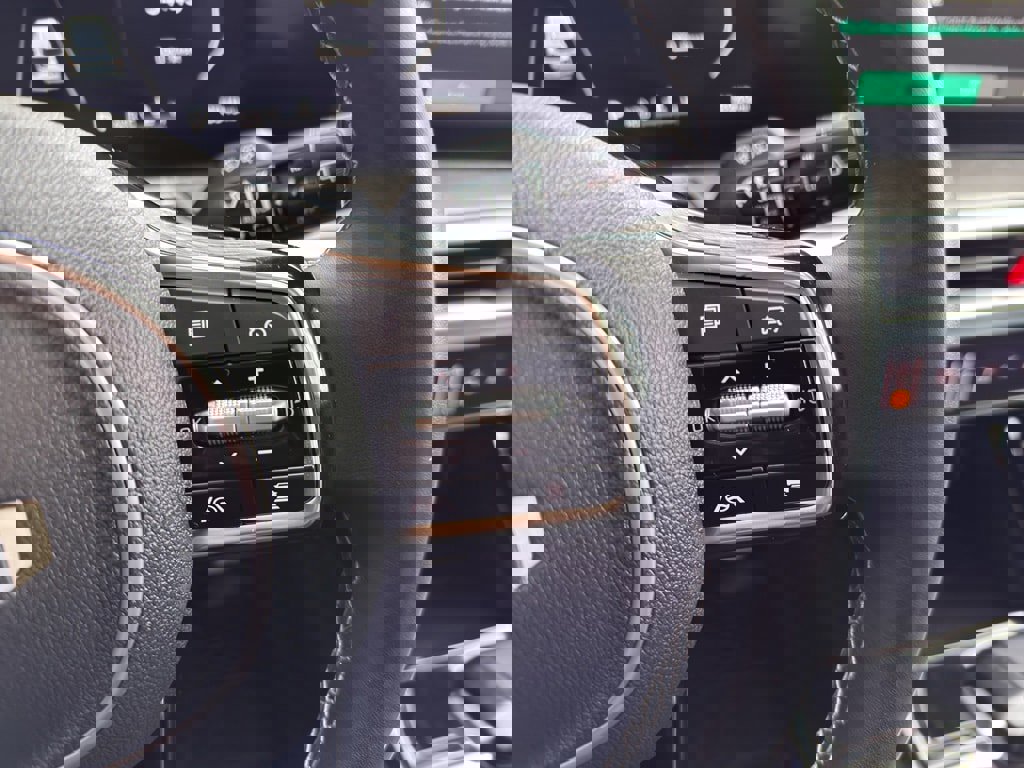 Used 2025 Kia Sorento SX image 21