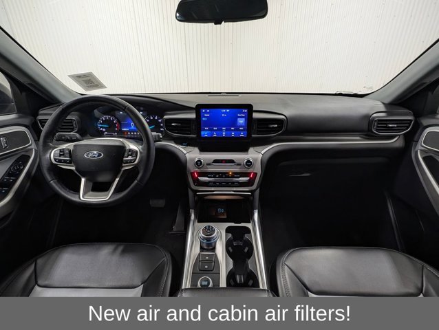 Certified 2023 Ford Explorer XLT w/ Equipment Group 202A AWD/4WD image 3
