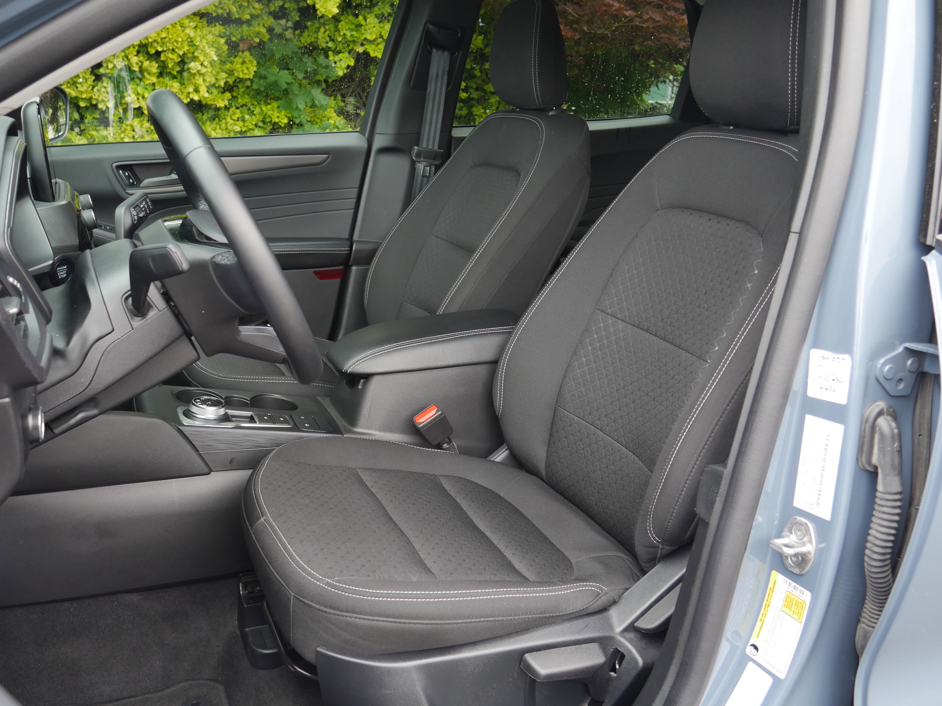 Certified 2025 Ford Escape Active AWD/4WD image 32