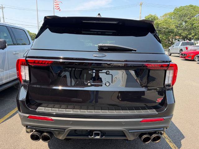 Certified 2025 Ford Explorer ST AWD/4WD image 3