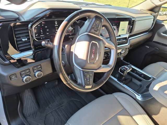 Used 2024 GMC Sierra 1500 SLT w/ SLT Premium Package AWD/4WD image 17