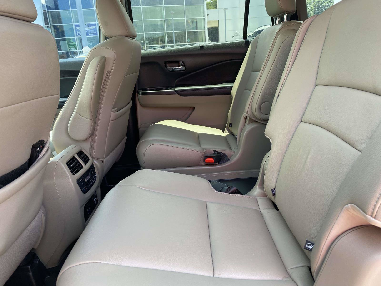 Used 2022 Honda Pilot Touring image 12