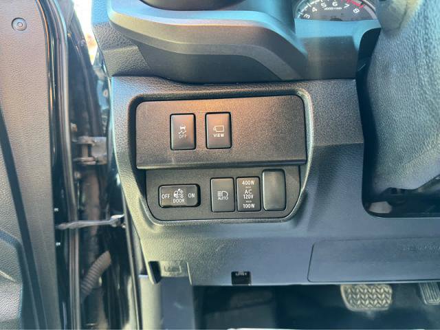 Used 2020 Toyota Tacoma TRD Off-Road AWD/4WD image 15