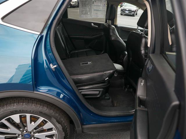Certified 2020 Ford Escape Titanium w/ Titanium Premium Package 2.0 AWD/4WD image 32