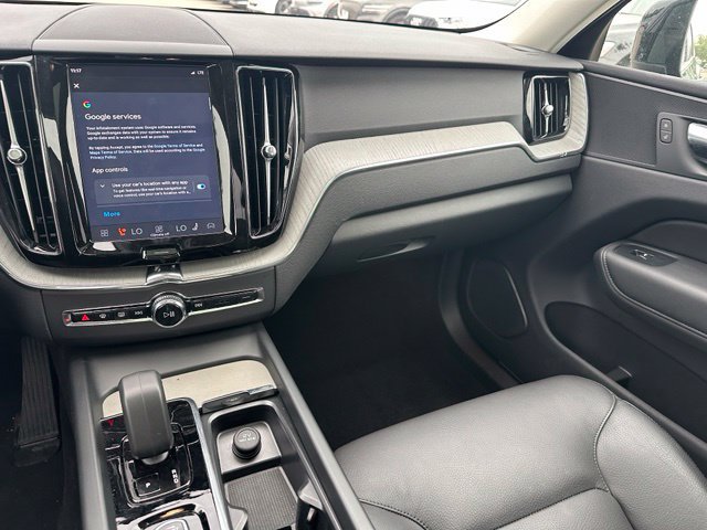 Used 2025 Volvo XC60 B5 Plus AWD/4WD image 19
