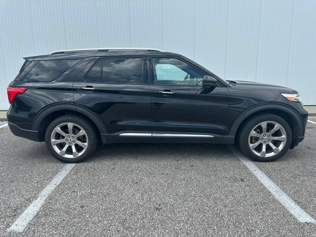 Certified 2020 Ford Explorer Platinum w/ Premium Technology Package AWD/4WD image 9