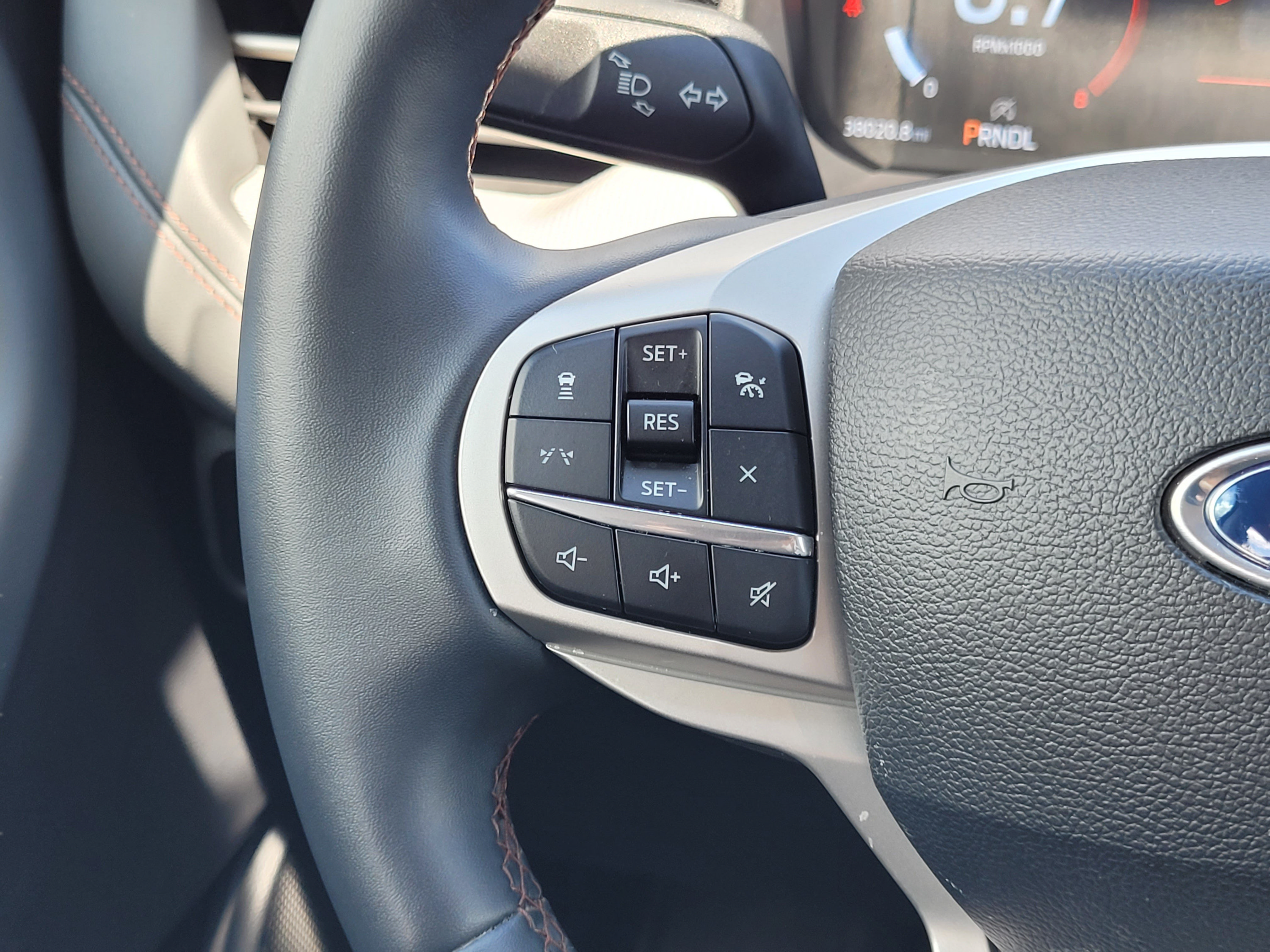 Certified 2025 Ford Explorer Active w/ Active Comfort Package AWD/4WD image 14