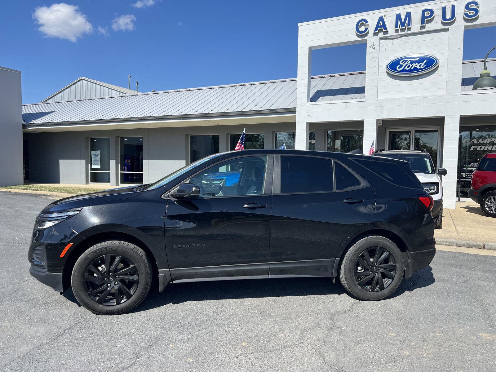 Used 2024 Chevrolet Equinox LS w/ LS Convenience Package image 2